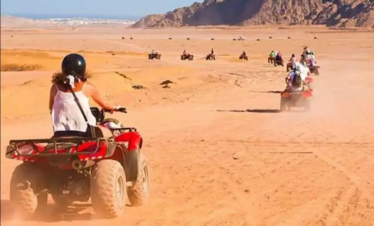 Quad Ausflug Hurghada durch die Wüste mit Fahrspaß und Abenteuer